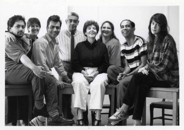 María Irene Fornés y sus estudiantes de la compañía INTAR en los ochenta FOTO James Kent | Rialta