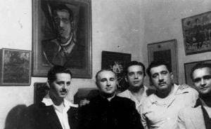 De izquierda a derecha: Lorenzo García Vega, Angel Gaztelu, Mario Parajón, Lezama y Julián Orbón, en Trocadero 162, 1953