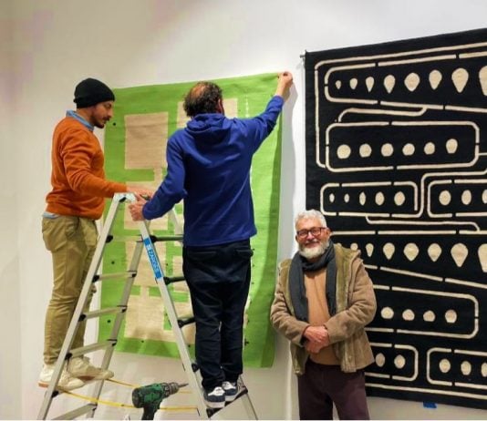 Gustavo Pérez Monzón prepara su exposición ‘Relaciones, movimientos y causas internas’, en la sede madrileña de Galería La Cometa (IMAGEN Facebook / Gustavo Pérez Monzón)