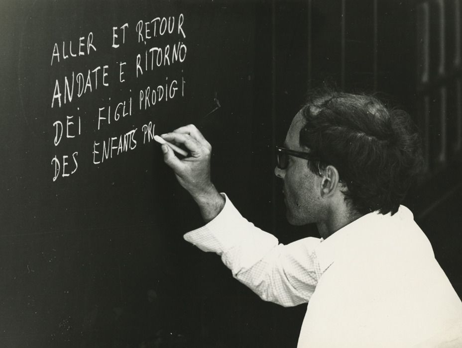 Jean-Luc Godard en el set de 'L’Amore', 1969