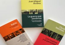 Tres libros de la colección "Crónicas" de la editorial Anagrama (FOTO Twitter / Editorial Anagrama)