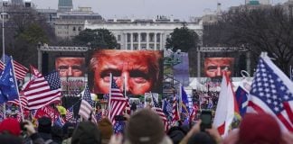 Partidarios de Trump participan en un mitin en Washington cerca de la Casa Blanca el 6 de enero de 2021 (FOTO AP)