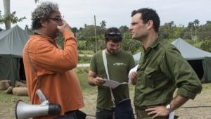 Javier Gómez Sánchez, a la derecha, como actor de la serie cubana 'LCB, la otra guerra' (FOTO Diario de Cuba)