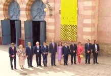 Autoridades (al centro Felipe VI, rey de España) en la inauguración del noveno Congreso Internacional de la Lengua Española, en Cádiz, España (IMAGEN YouTube / El Debate)