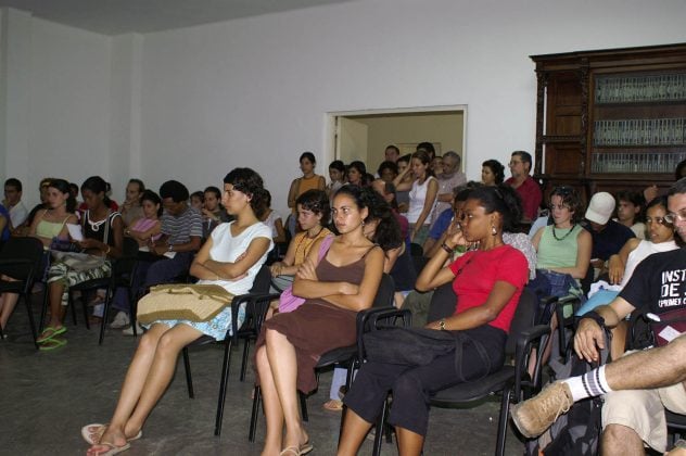 Presentacion del numero 4 de Upsalon en la Facultad de Artes y Letras de la Universidad de La Habana 20061 | Rialta