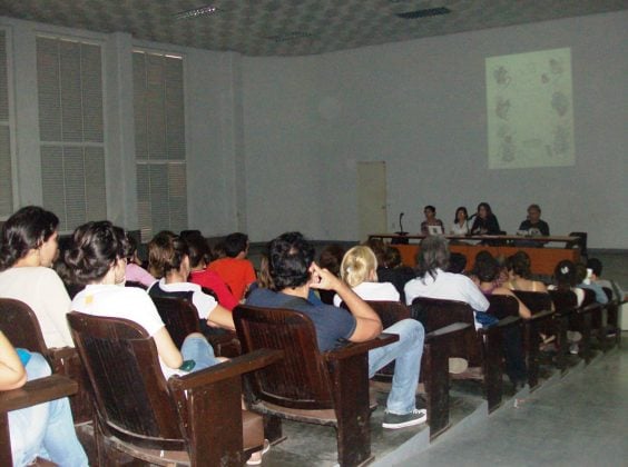 Presentacion del numero 7 de Upsalon en el teatro de la Facultad de Artes y Letras de la Universidad de La Habana 20092 | Rialta