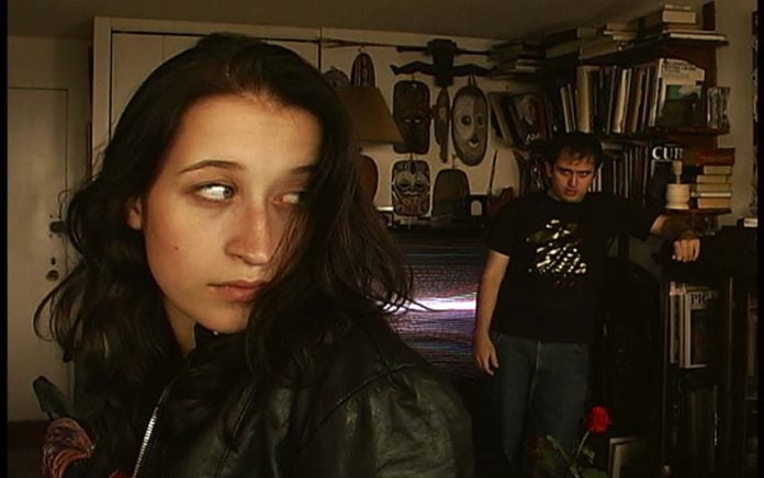 Talia Rubel y Adam Plotch, protagonistas de ‘Cucarachas rojas’ (2003); Miguel Coyula (IMAGEN IMDB)