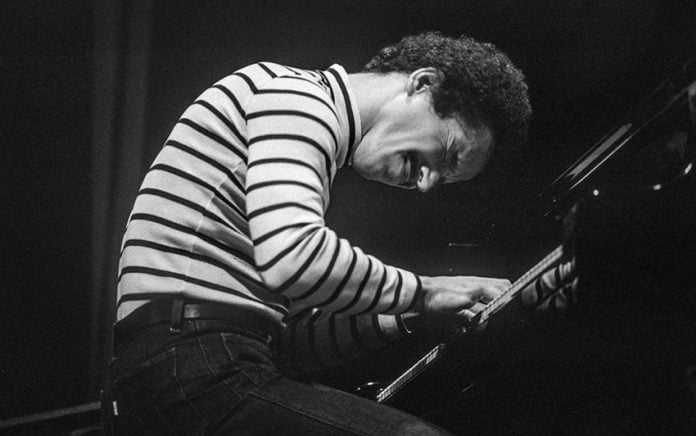 Keith Jarrett al piano durante una actuación en Zúrich en 1977