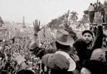 Manifestación en el Palacio Presidencial de La Habana el 21 de enero de 1959 (Yale Cuban Revolution Collection)