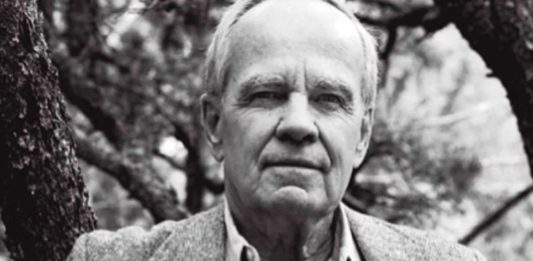 Cormac McCarthy (1933-2023) (IMAGEN vía: mereorthodoxy.com)