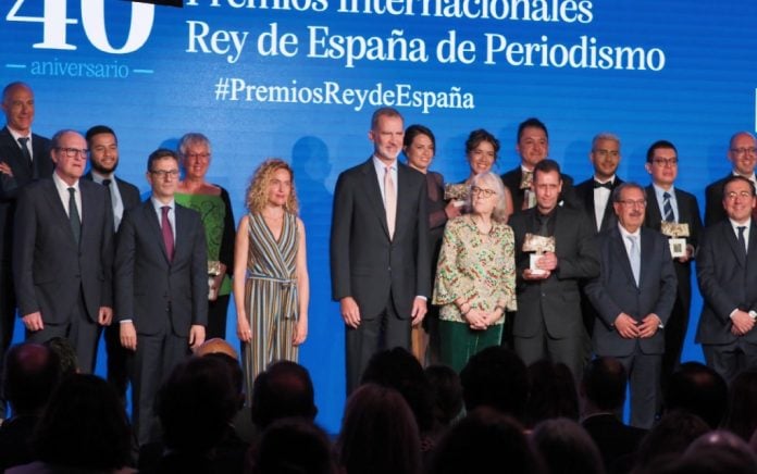 Felipe VI junto a otras autoridades y los galardonados de los Premios Internacionales Rey de España 2023 (FOTO Twitter / Casa de América)
