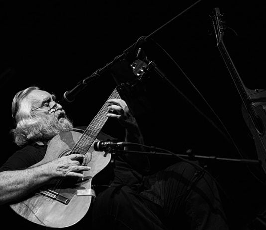Pedro Luis Ferrer durante su concierto de este miércoles en La Habana (FOTO Facebook / Claudio Peláez Sordo)