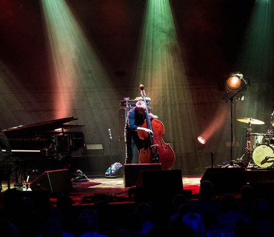 El trío de jazz contemporáneo The Bad Plus en el Moers Festival 2017.