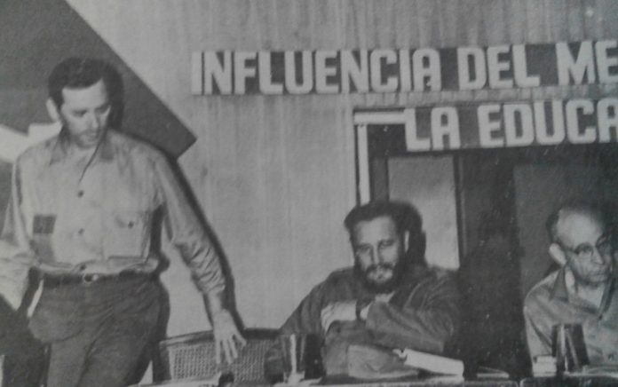 Fidel Castro asiste a la comisión 6B del Congreso Nacional de Educación y Cultura, en abril de 1971