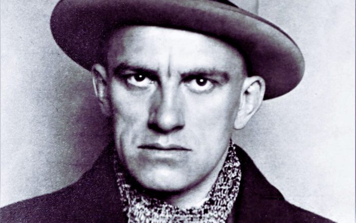 El poeta soviético Vladimir Mayakovsky (1893-1930).