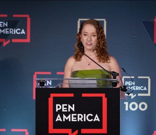 Suzanne Nossel, directora ejecutiva de PEN America, en la gala del World Voices Festival 2023