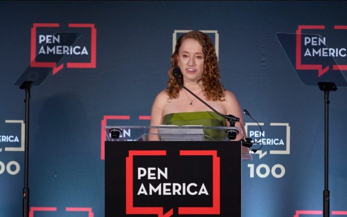 Suzanne Nossel, directora ejecutiva de PEN America, en la gala del World Voices Festival 2023