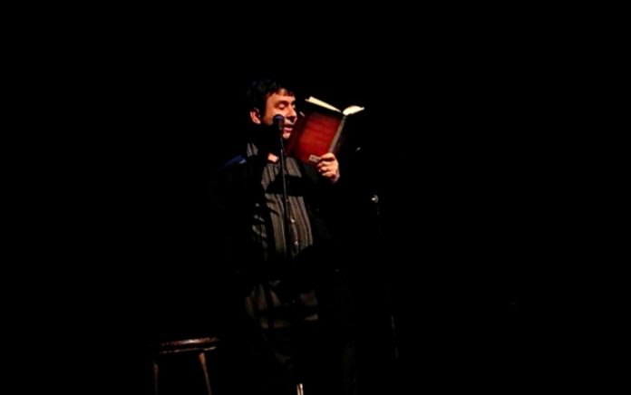 David Shapiro at the Bowery Poetry Project David Shapiro (1947-2024) durante una lectura en el Bowery Poetry Project, en Nueva York