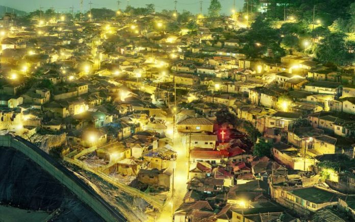 Fotografía que documenta el antiguo barrio de Wolgok-dong