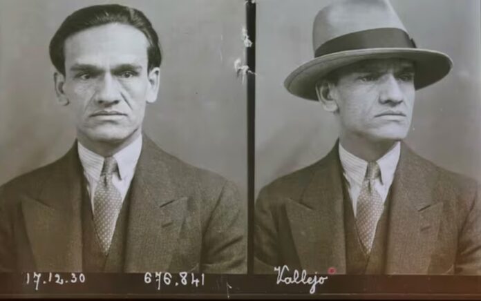 Dos fotografías inéditas del poeta peruano César Vallejo, correspondientes al 17 de diciembre de 1930 en París