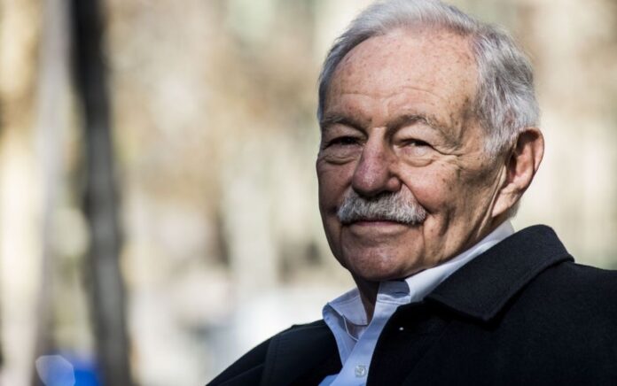 Eduardo Mendoza (1943), novelista español
