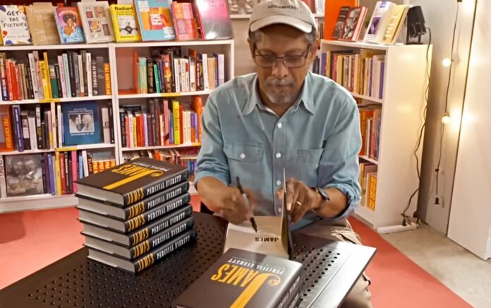 Percival Everett firma ejemplares de ‘James’