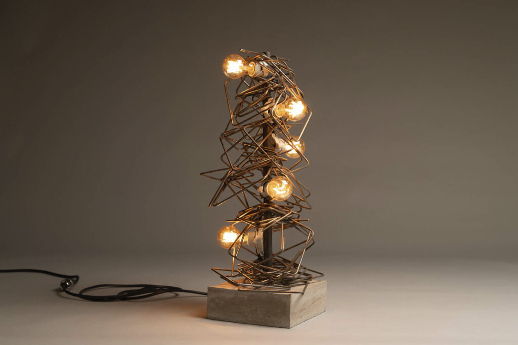 6. Harnesses and Bulbs Side Table Lamp copia | Rialta