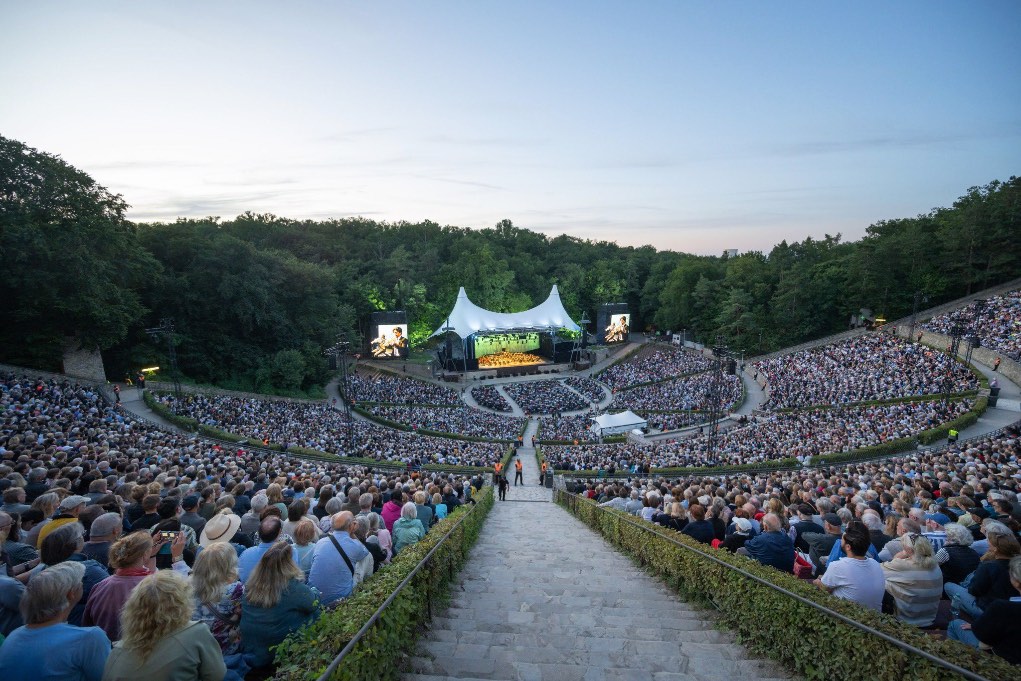 Concierto de Daniel Barenboim y la West-Eastern Divan Orchestra, junto al pianista chino Lang Lang (solista) en Waldbühne, Berlín; 10 de agosto de 2025