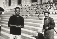 James Baldwin contado como “una historia de amor”: publican una nueva biografía del gran escritor afroamericano James Baldwin en Eminönü, Estambul; 1965