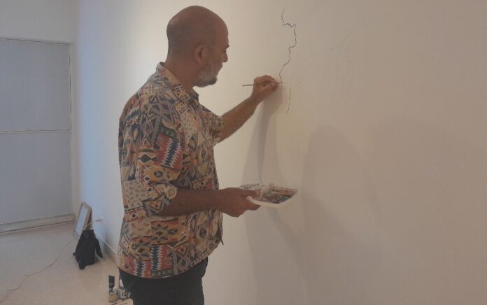 Proceso de montaje de ‘Nowhere’; Yornel Martínez Elías. Galería El Apartamento, La Habana
