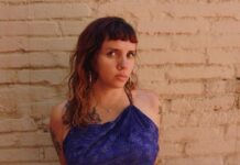 “Da lo mismo, Tito”: Camila Gutiérrez en la playa de “Amorfoda”