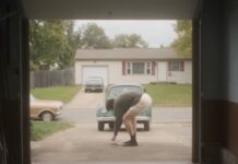 La estadounidense Kelly Reichardt y el filipino Lav Díaz compartieron la Espiga de Oro en la Seminci de Valladolid, España Fotograma de ‘The Mastermind’ (2025); Kelly Reichhardt