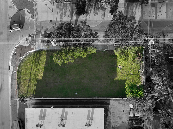 80° 13 10.89 W 25° 45 58.404 N | Rialta