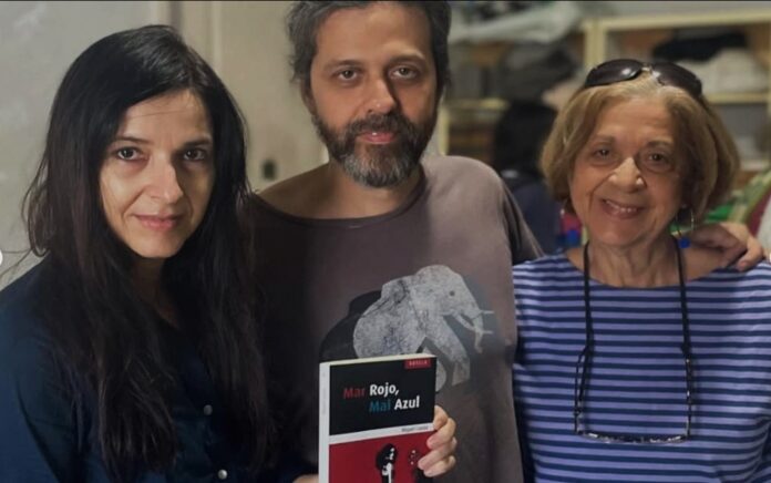 Lynn Cruz y Miguel Coyula (izquierda y centro) en la presentación de ‘Mar rojo, mal azul’ (Huron Azul) en Espacio Irreverente, La Habana