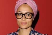 ‘Dead and Alive’: los esperados elogios y algunas críticas para la última colección de ensayos de la británica Zadie Smith Zadie Smith (Londres, 1975), novelista y ensayista británica
