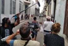 Vanessa Batista, directora de ‘Calle Cuba’: “El cine en toda su expresión, pero no a cualquier precio” Rodaje de ‘Calle Cuba’; Vanessa Batista