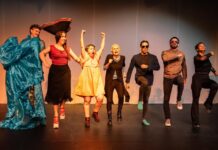 Estado cubano veta reconocimiento a la directora Nelda Castillo y ensombrece en la isla el Día Mundial del Teatro Nelda Castillo (al centro) sobre el escenario, junto a integrantes de El Ciervo Encantado