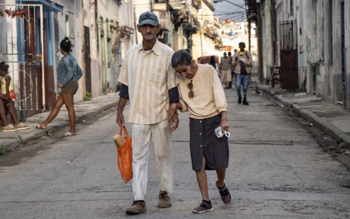 En una calle de La Habana, 2025