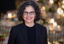Historiadora Ada Ferrer, ganadora del Pulitzer, interpela en carta abierta al gobernante cubano Miguel Díaz-Canel Ada Ferrer, historiadora cubanoestadounidense