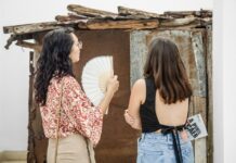 ‘A punto de caer’: una exposición, tres volúmenes En Cemí ArtLab (La Habana), la exposición ‘A punto de caer’ de Harold Ramírez, Darena Pedroso y Andy Mendoza