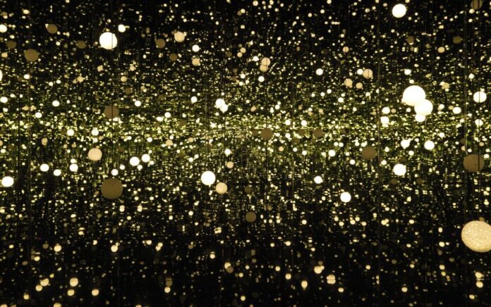 'INFINITY MIRRORED ROOM – DANCING LIGHTS THAT FLEW UP TO THE UNIVERSE' (2019); Yayoi Kusama