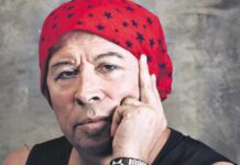 Tres libros del chileno Pedro Lemebel reeditados por Seix Barral en España Pedro Lemebel (1952-2015), escritor y artista visual chileno