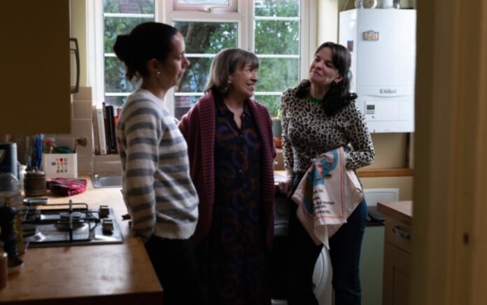 Still de 'Tender Loving Care'; Mike Leigh