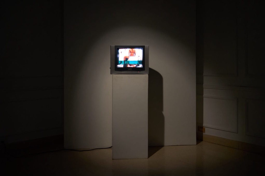 'La historia comienza por el final'; Eduardo Hernández Santos junto a José Ángel Nazábal y Maikol Martini. Fundación Ludwig de Cuba, octubre de 2026