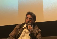 ‘Biografía de Jorge Luis Borges’, largo documental de Mariano Llinás, tendrá estreno argentino en el Malba de Buenos Aires Mariano Llinás habla durante una presentación en un festival de cine.